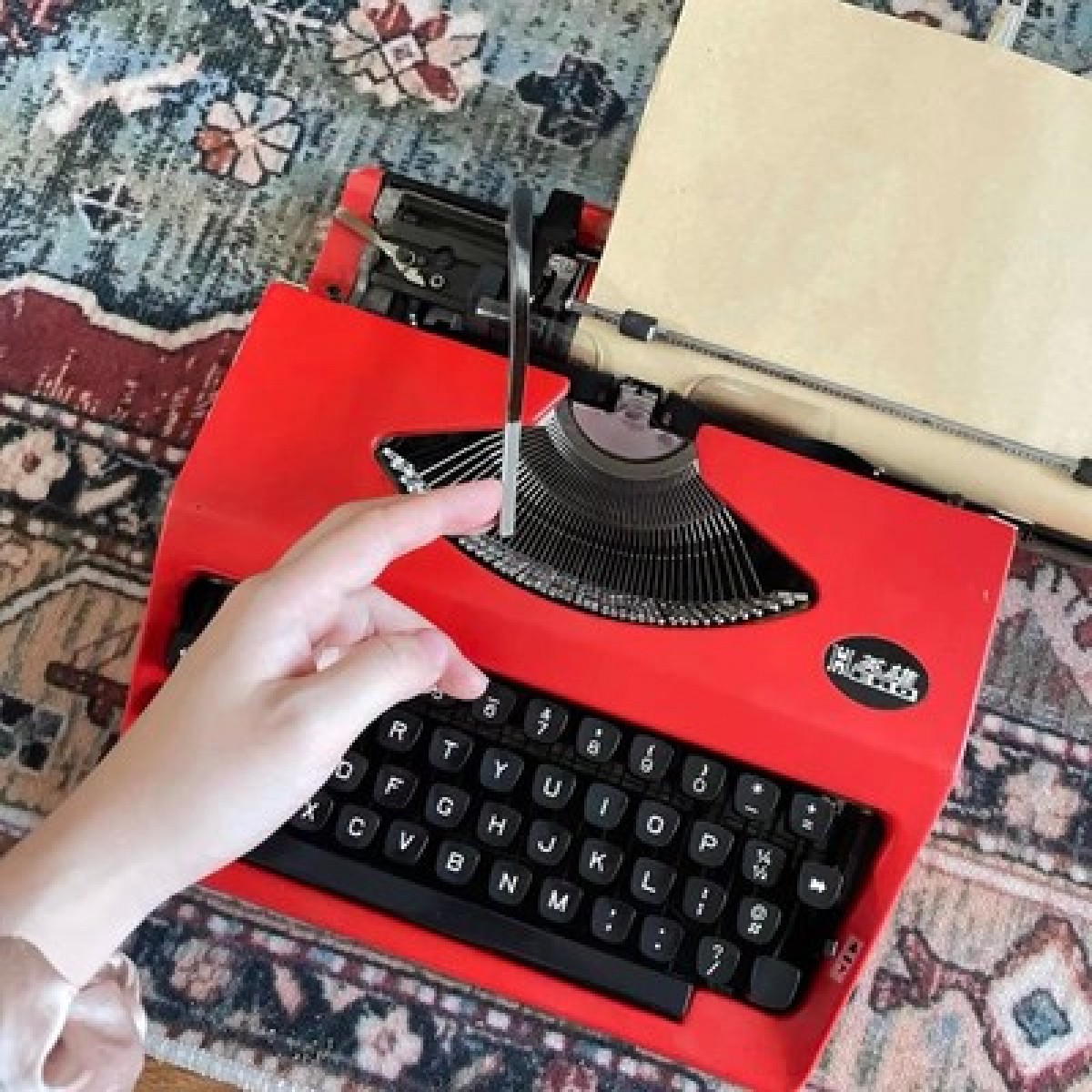 爆款 英雄打字机复古 HERO 机械 英文 学生怀旧礼物 古董 可打字